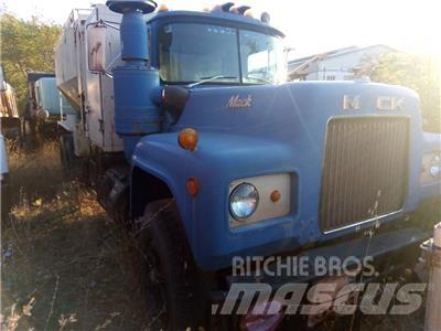 Mack R 600 Billenő teherautók