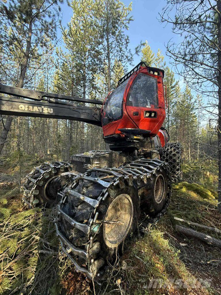 Komatsu 901 Betakarítók