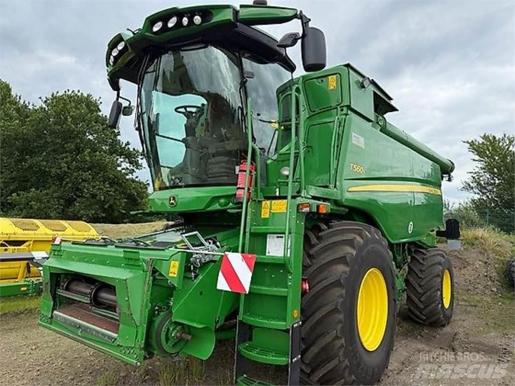 John Deere T560i Kombájnok