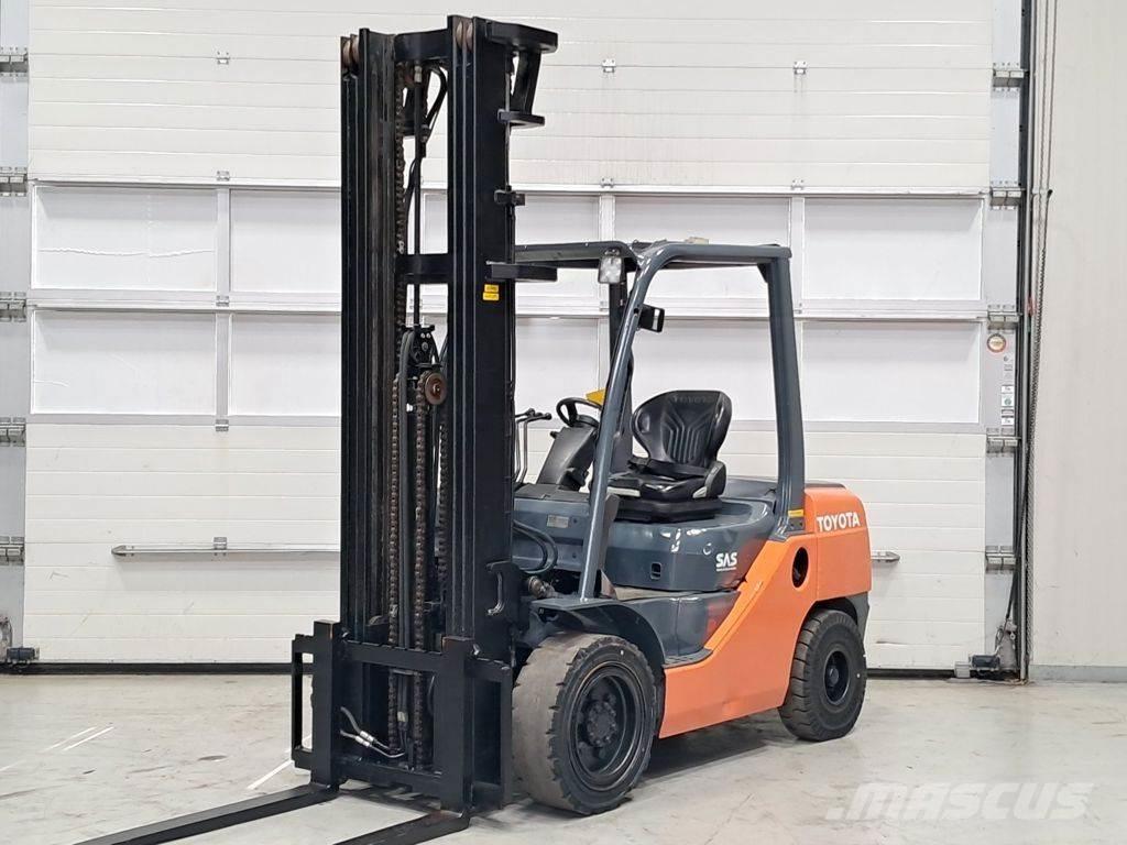 Toyota 02-8FDF30 Dízel targoncák