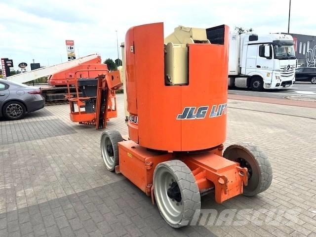 JLG E 300 AJP Karos emelők