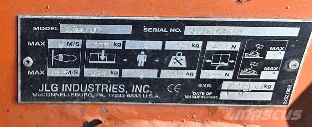 JLG E 300 AJP Karos emelők