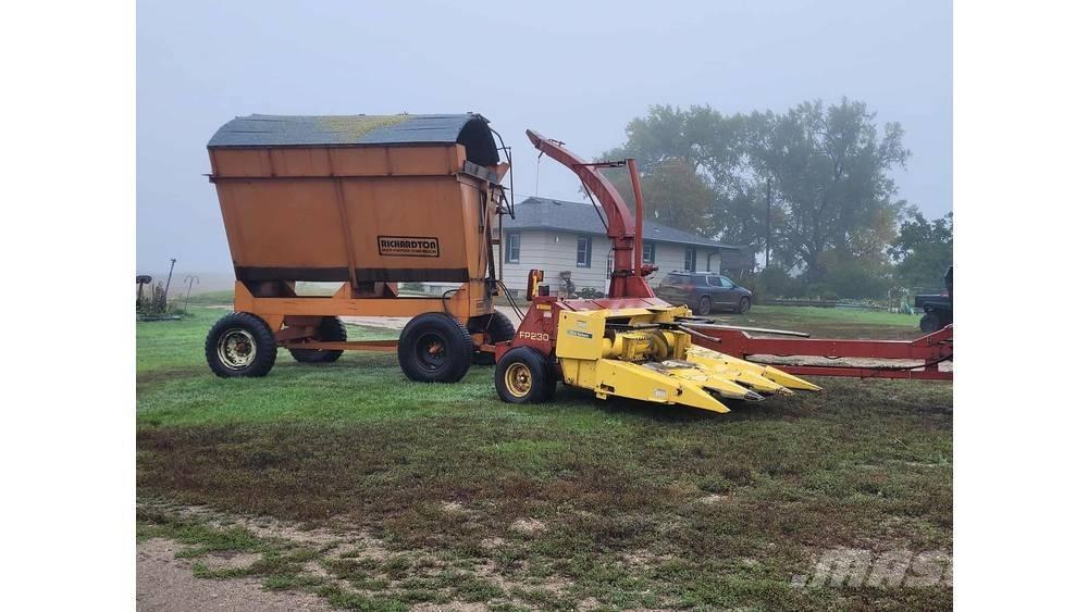 New Holland FP230 Szecskázók