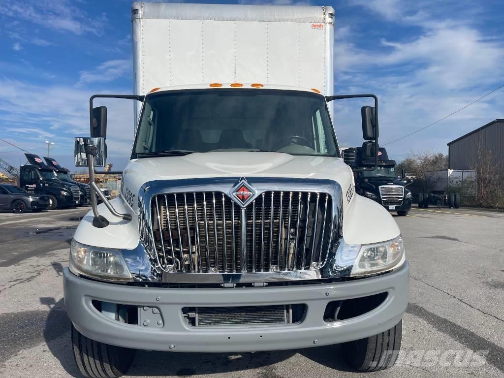 International 4300 Dobozos teherautók