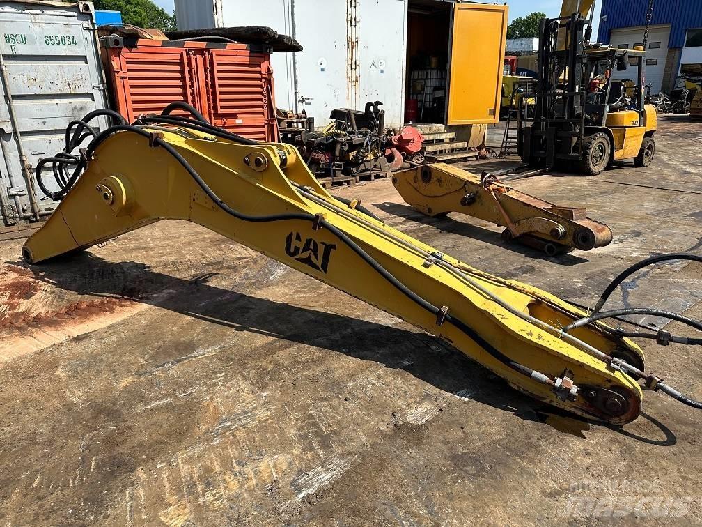CAT 214 B FT boom Gumikerekes kotrók
