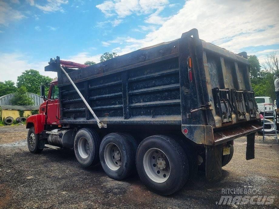 Mack CH613 Billenő teherautók