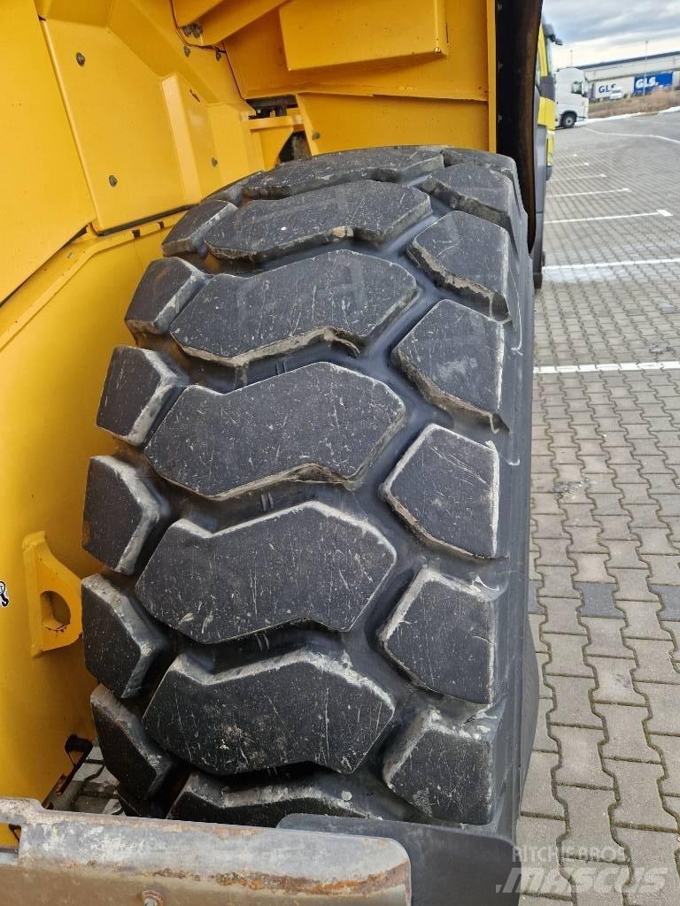 Volvo L 180 H Gumikerekes homlokrakodók