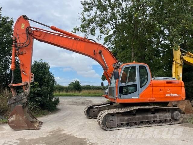 Doosan DX 225 LC Lánctalpas kotrók