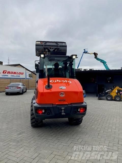 Kubota R 090 Gumikerekes homlokrakodók