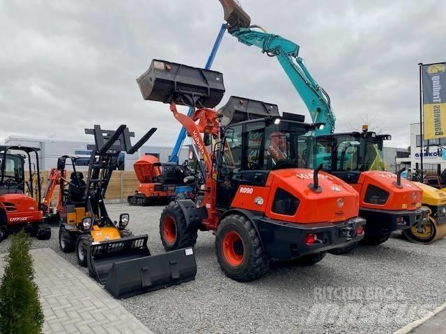 Kubota R 090 Gumikerekes homlokrakodók