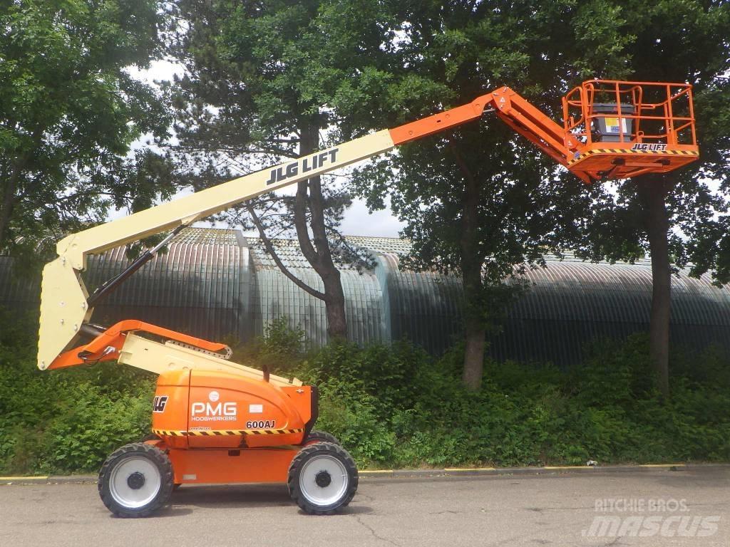 JLG 600AJ Karos emelők