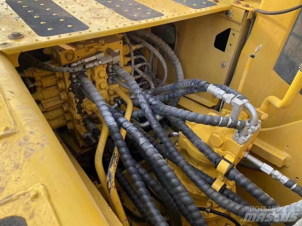 Komatsu pc200 Lánctalpas kotrók