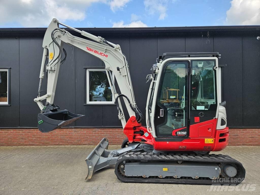 Takeuchi TB 260 Mini kotrók < 7t