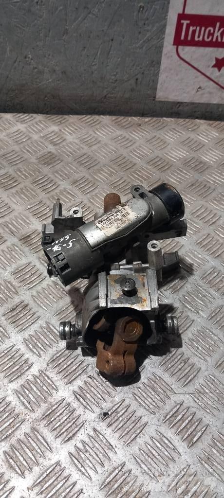 Scania R 420   1407683 Vezetőfülke és belső tartozékok