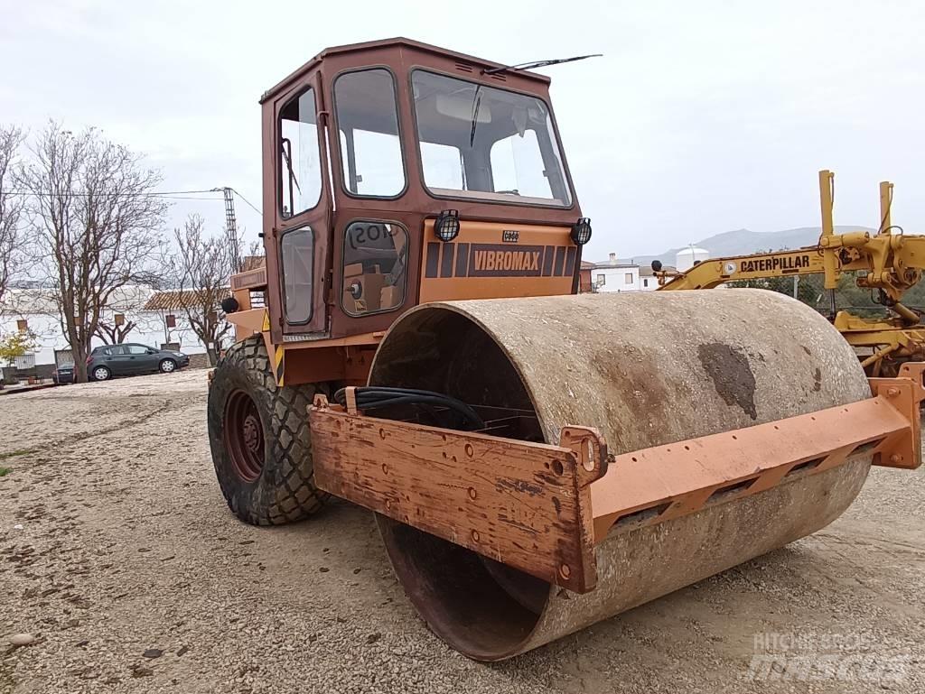 CASE W 1102 Talajtömörítő gépek