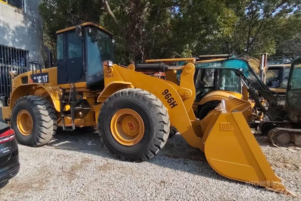 CAT 966 H Gumikerekes homlokrakodók