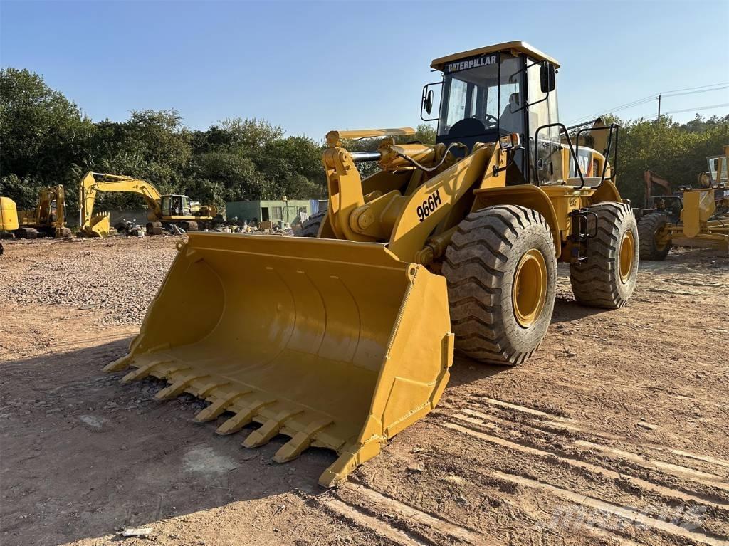 CAT 966 H Gumikerekes homlokrakodók