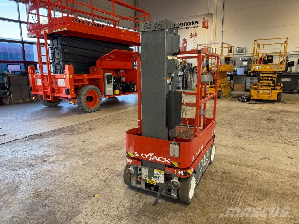 SkyJack SJ 16 Személyemelők