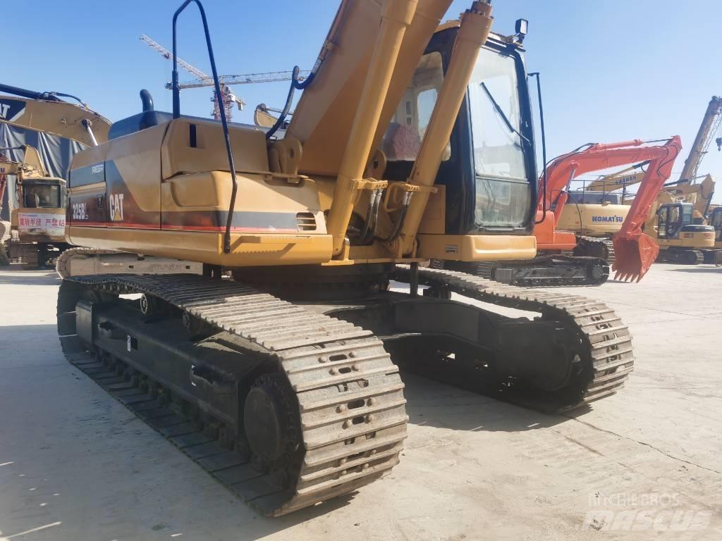 CAT 325 B L Lánctalpas kotrók