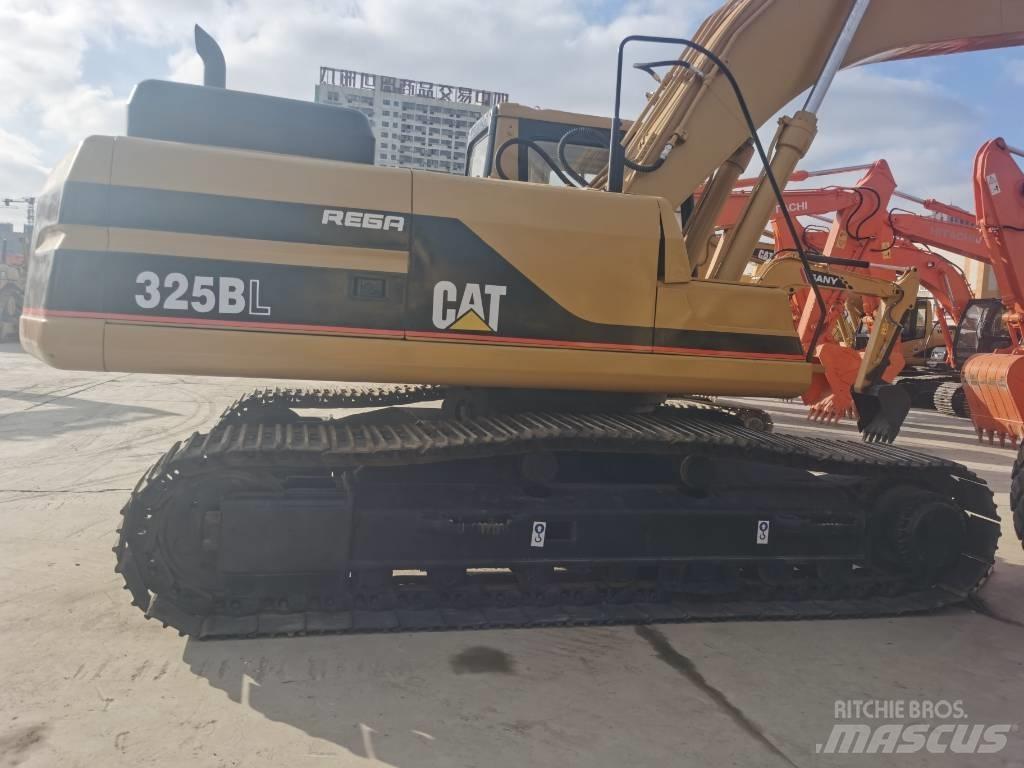 CAT 325 B L Lánctalpas kotrók