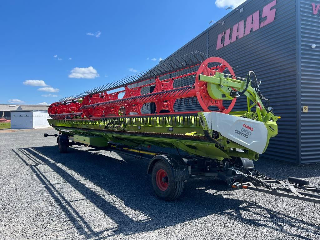 CLAAS Lexion 8900 TT Kombájnok