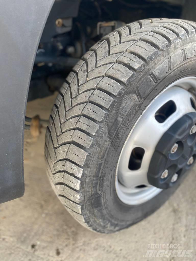 Iveco Daily 35 C18 Dobozos