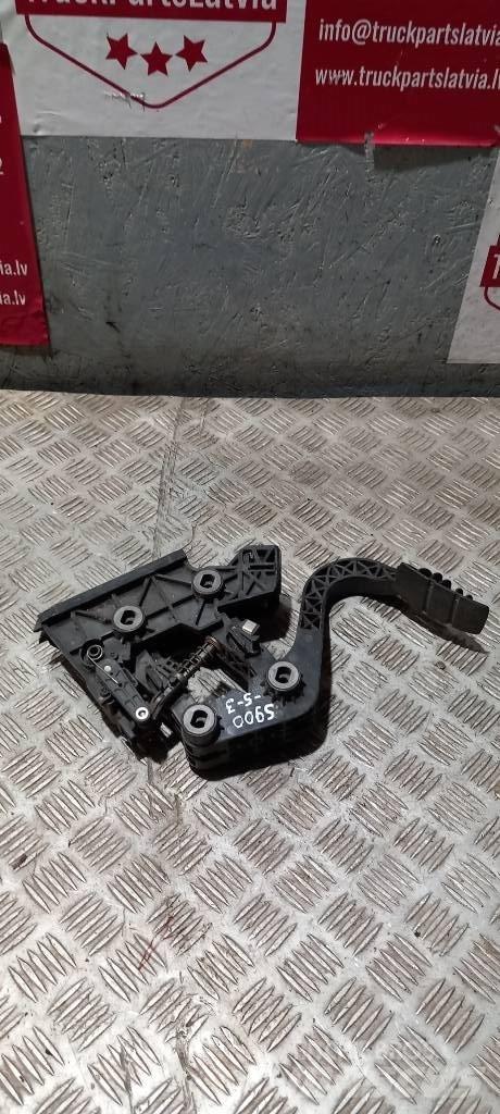 Scania R 480   1753411 Vezetőfülke és belső tartozékok