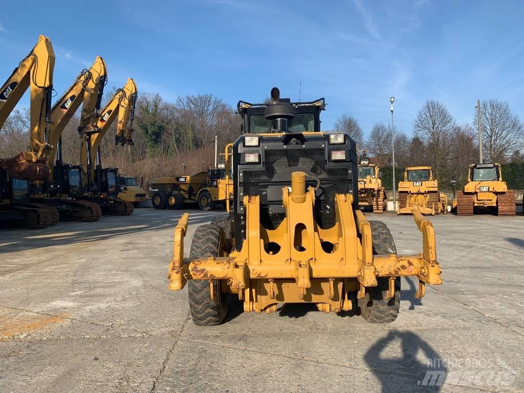 CAT 140 M 2 Gréderek