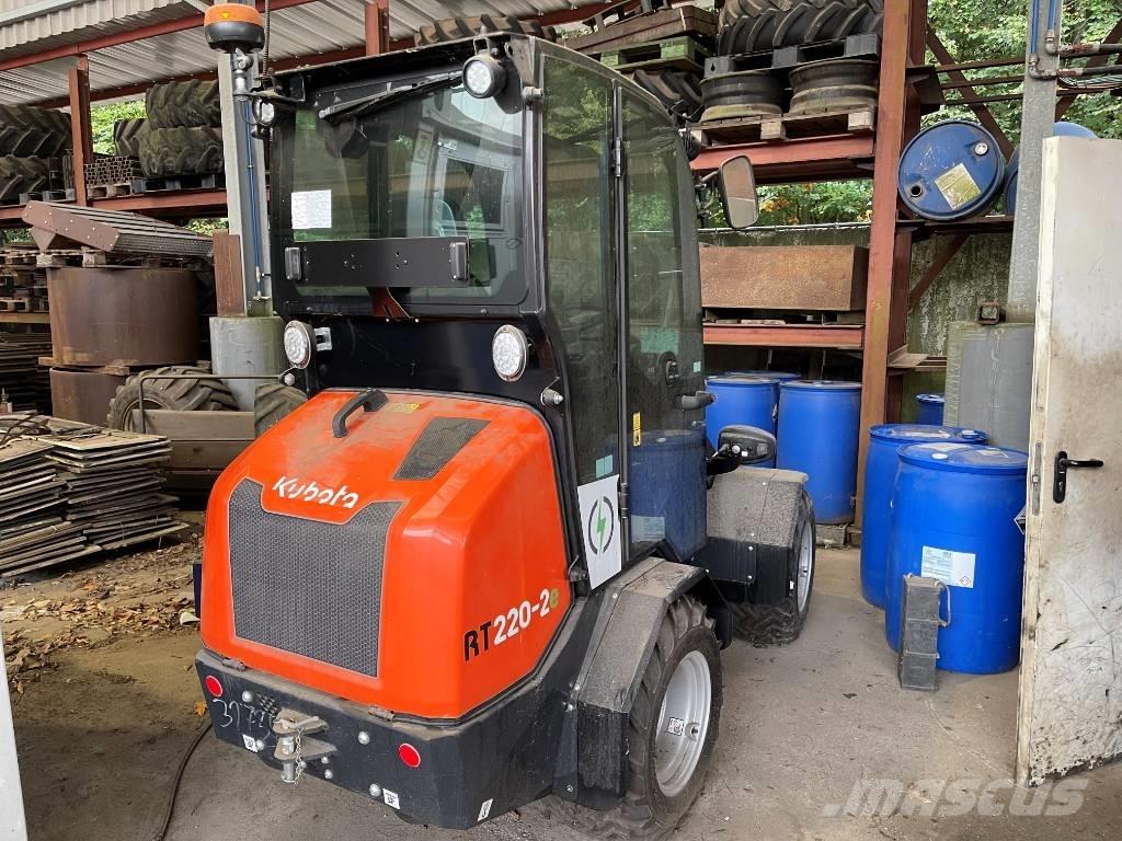 Kubota RT220-2e Gumikerekes homlokrakodók