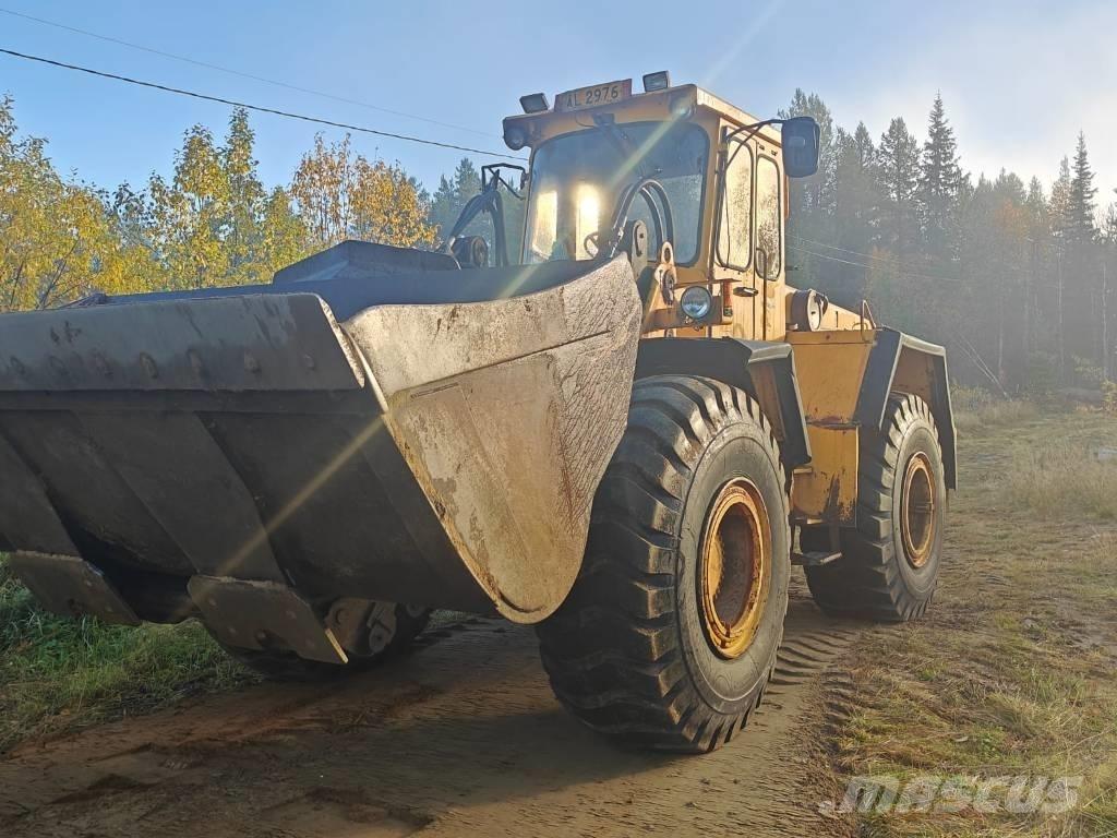 Volvo BM 4500 Gumikerekes homlokrakodók