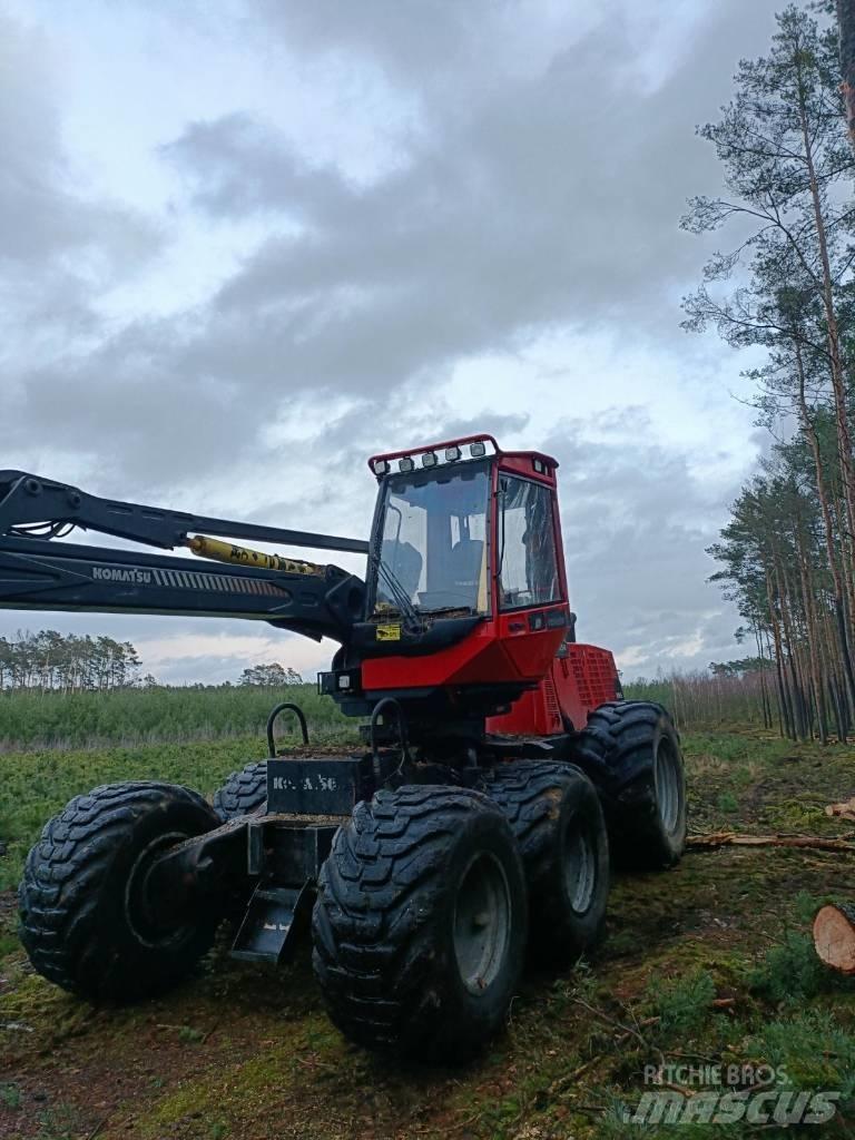 Komatsu 911.5 Betakarítók