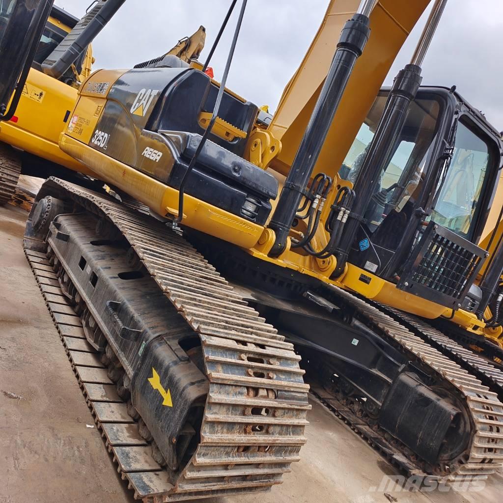 CAT 325 D Lánctalpas kotrók