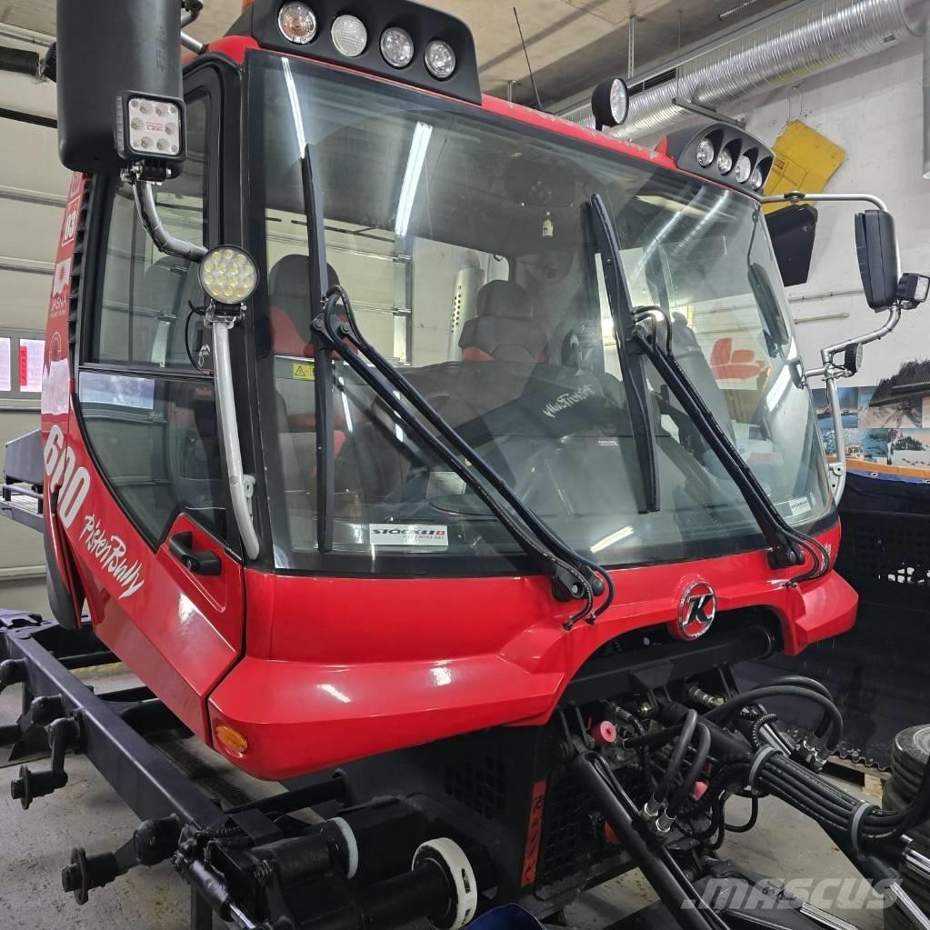 Kässbohrer PB 600 Sípálya kezelő gépek