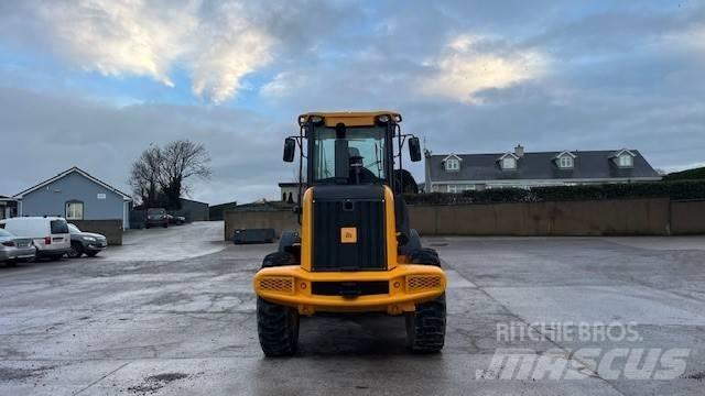 JCB 411 Gumikerekes homlokrakodók