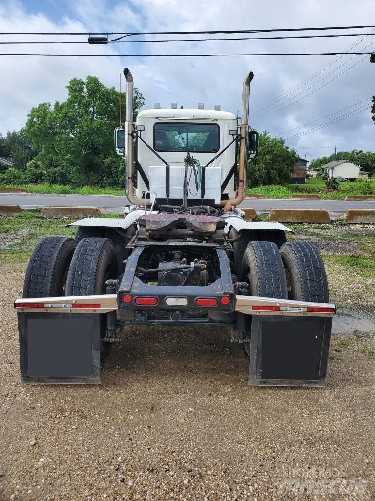 Mack P 164 T Fülkés alváz