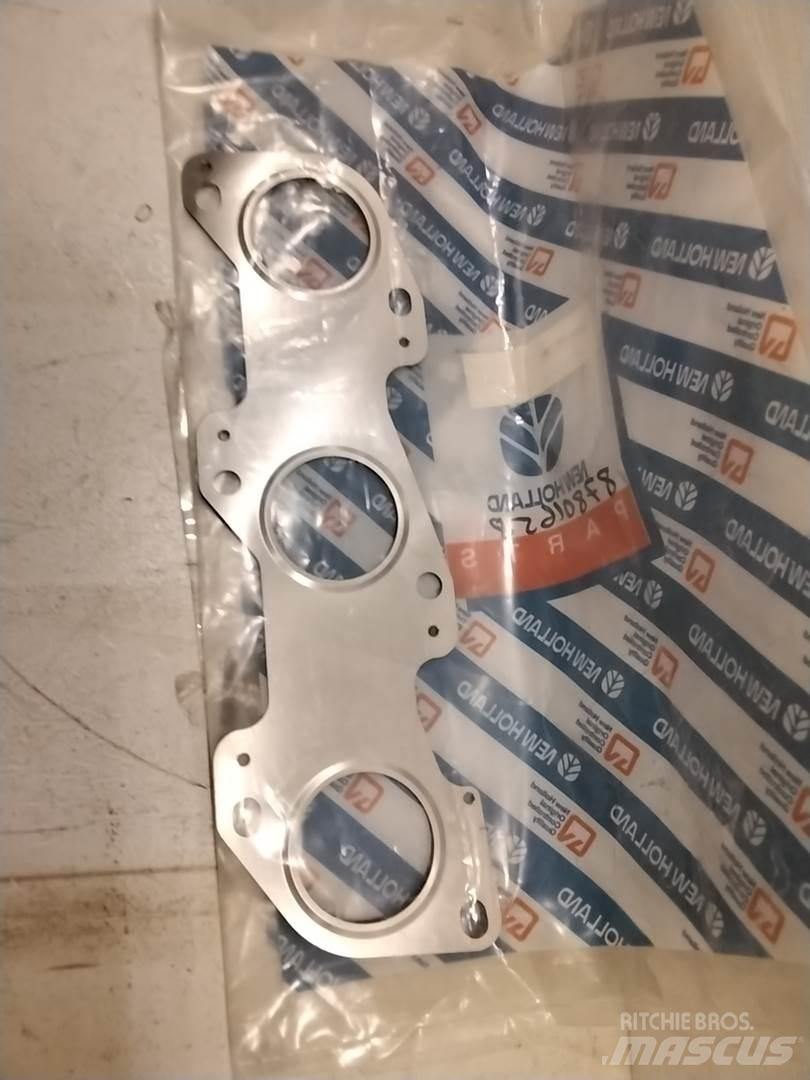 Ford 87801658 Motorok