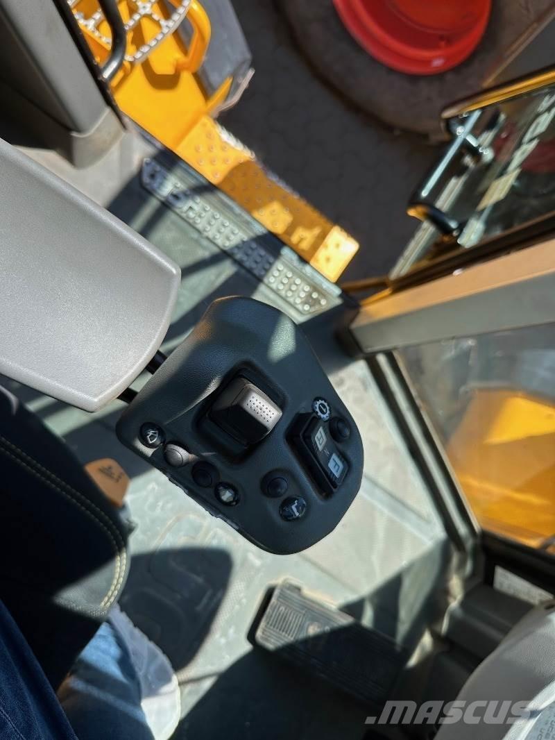 JCB 457 Agri Gumikerekes homlokrakodók