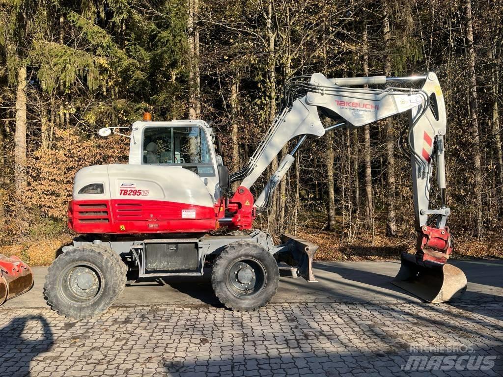 Takeuchi TB295W Gumikerekes kotrók