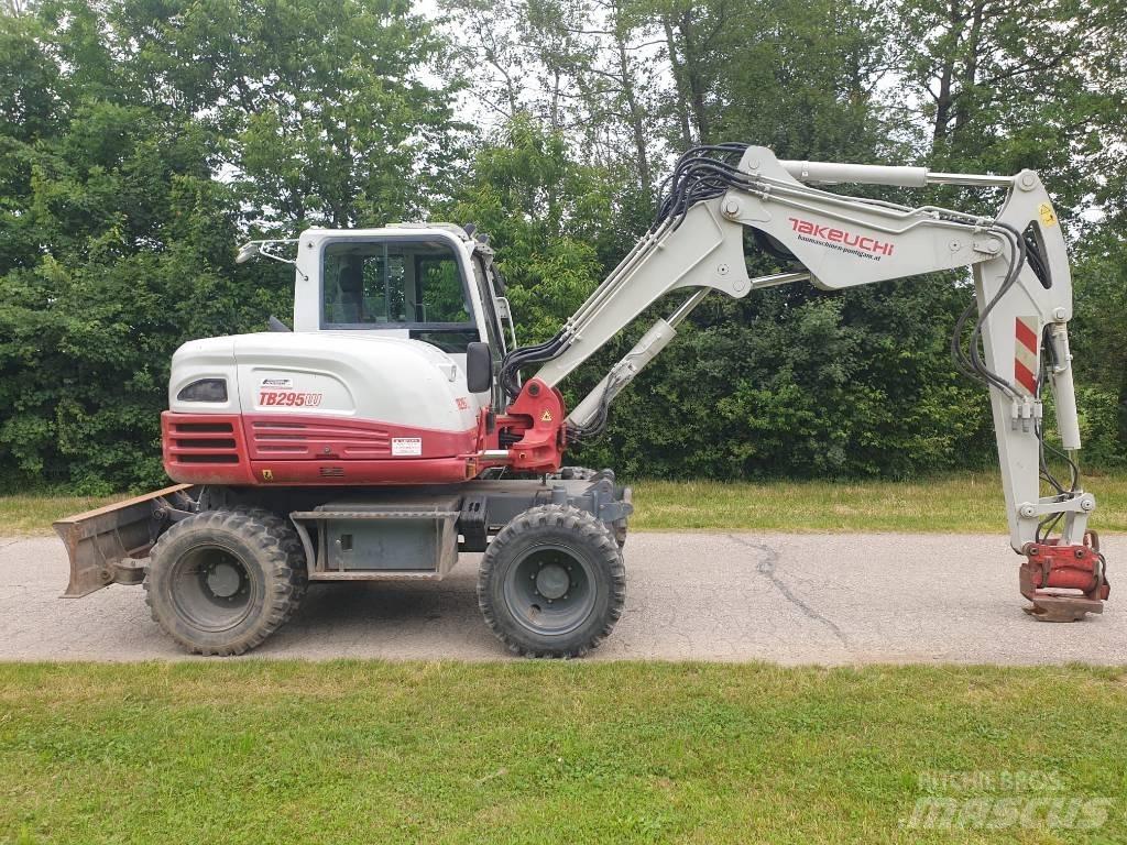 Takeuchi TB295W Gumikerekes kotrók