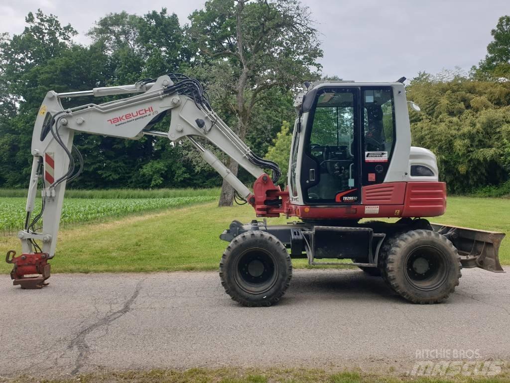 Takeuchi TB295W Gumikerekes kotrók