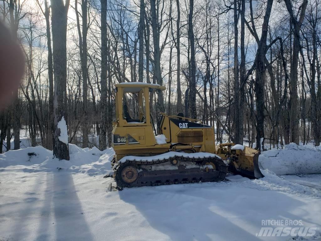 CAT D 4 G lánctalpas dózerek