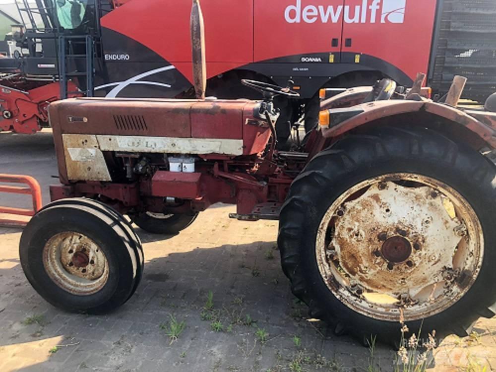 IH 453 Traktorok
