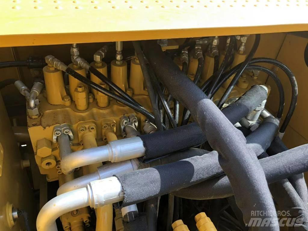 CAT 320D Lánctalpas kotrók