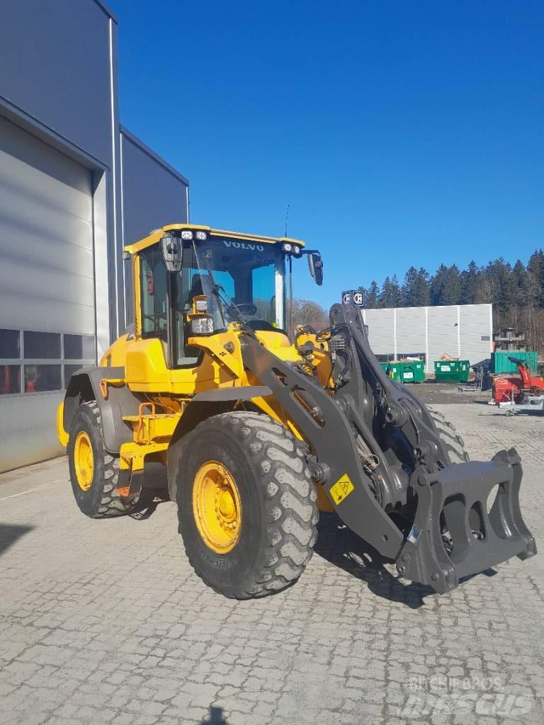 Volvo L90H Gumikerekes homlokrakodók