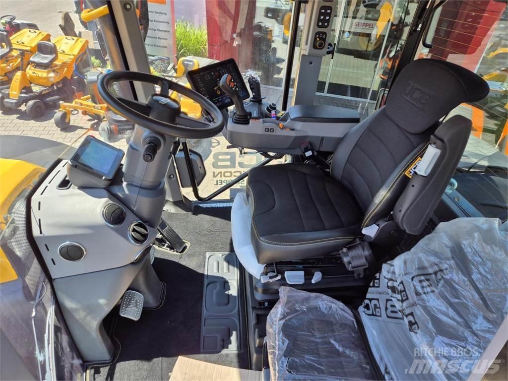 JCB FASTRAC 4220 Traktorok