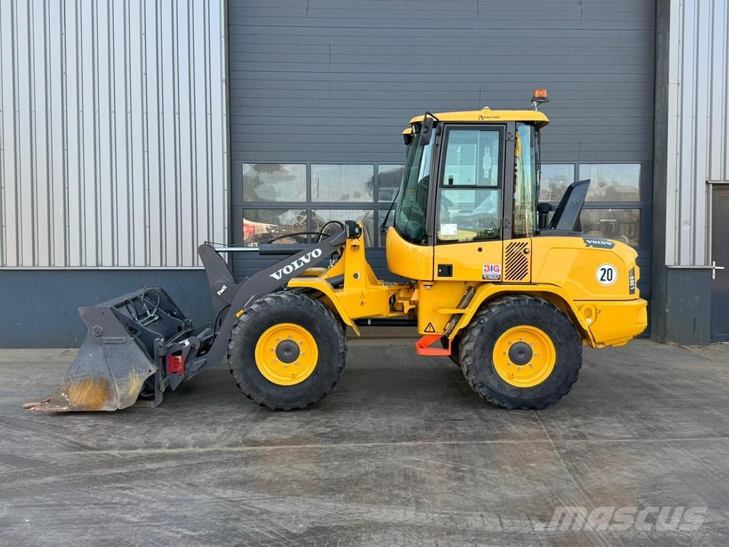 Volvo L30G Gumikerekes homlokrakodók