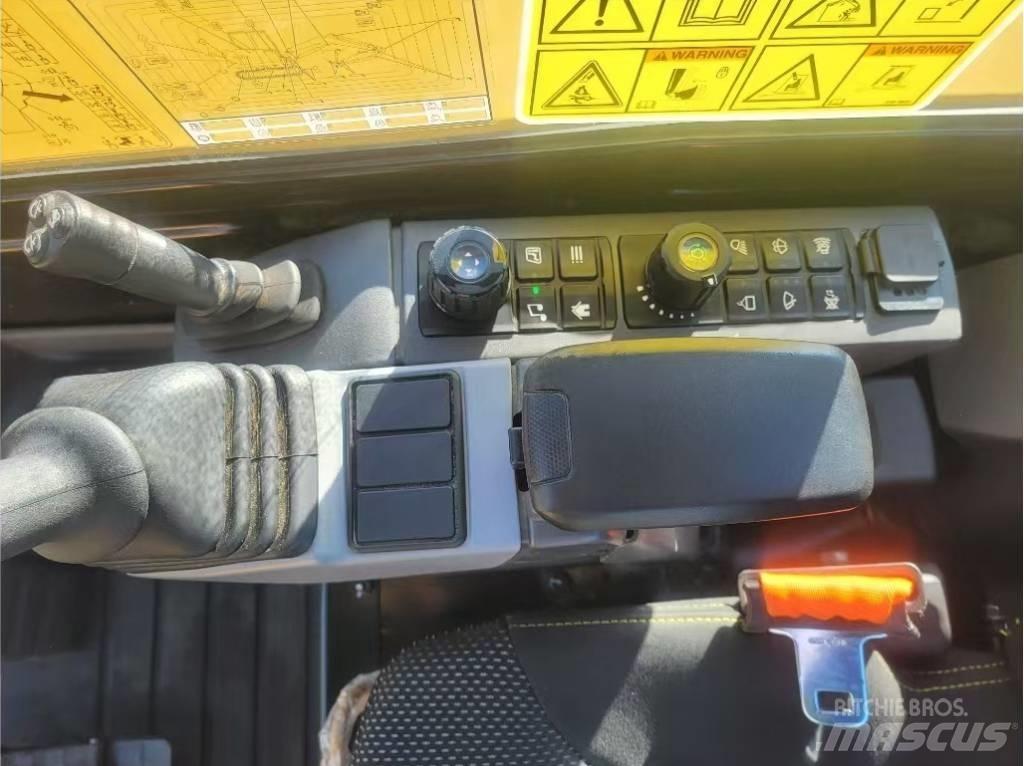 CAT 305 CR Mini kotrók < 7t