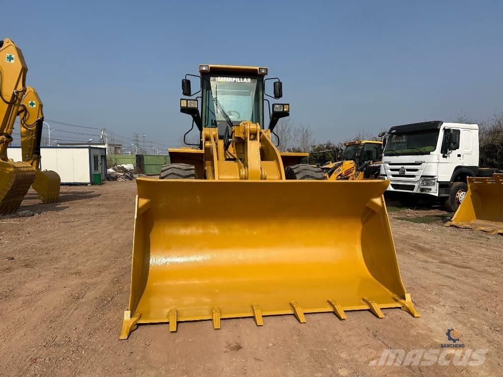 CAT 950G Gumikerekes homlokrakodók