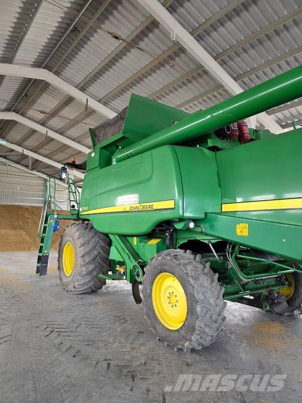 John Deere T 660 Kombájnok