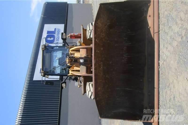 CAT 938H Gumikerekes homlokrakodók